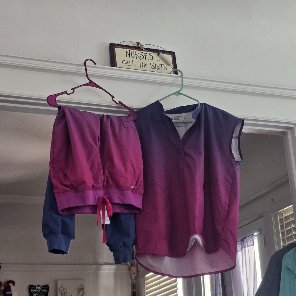Figs Purple and Pink Ombre Scrub Set Medium Rafeala Top & Large Hi Waist Joggers